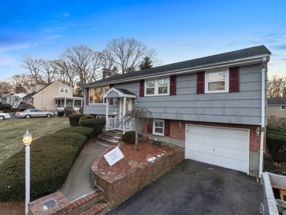 137 32 Michael Dr Brockton